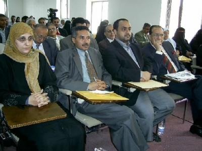 جانب من الحضور في الندوة